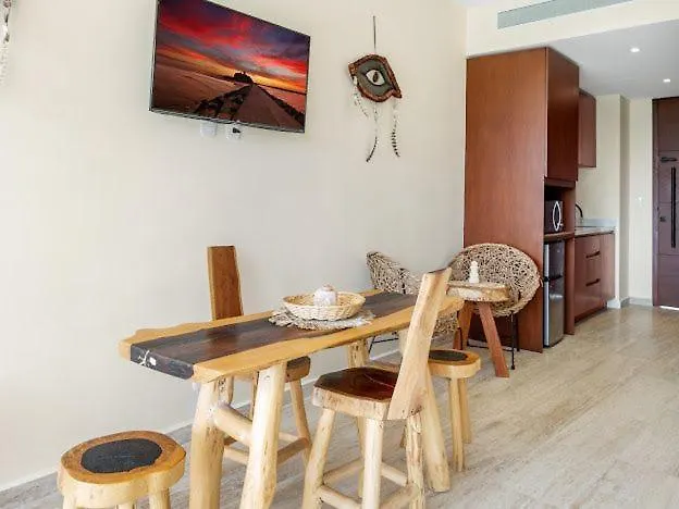 Apartment Luxury Studio - Stunning Pool View & Amenities Tulum