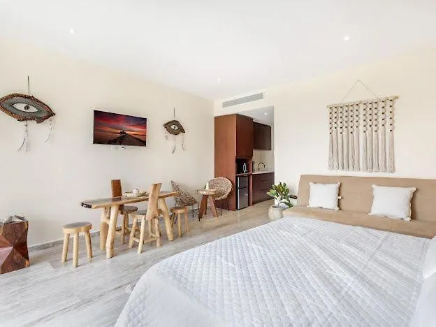 Luxury Studio - Stunning Pool View & Amenities Tulum 0*,  Mexico