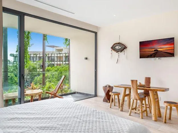 Luxury Studio - Stunning Pool View & Amenities Tulum Apartment